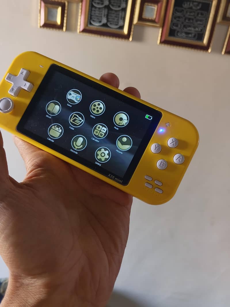 Retro gaming Console 1