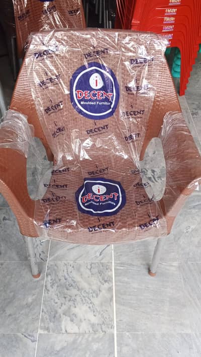 plastic chairs with folding table