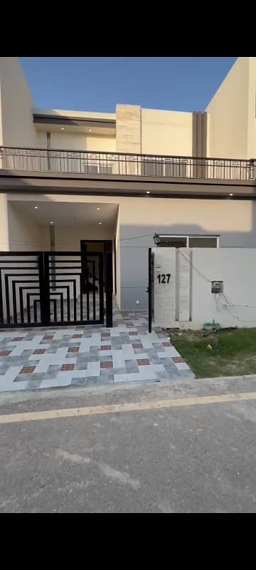 Prime Location House For Grabs In 5 Marla Sarai Alamgir