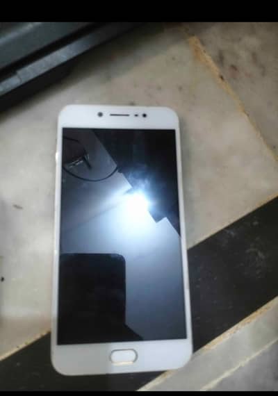 vivo y67 for sale the price is 4000
