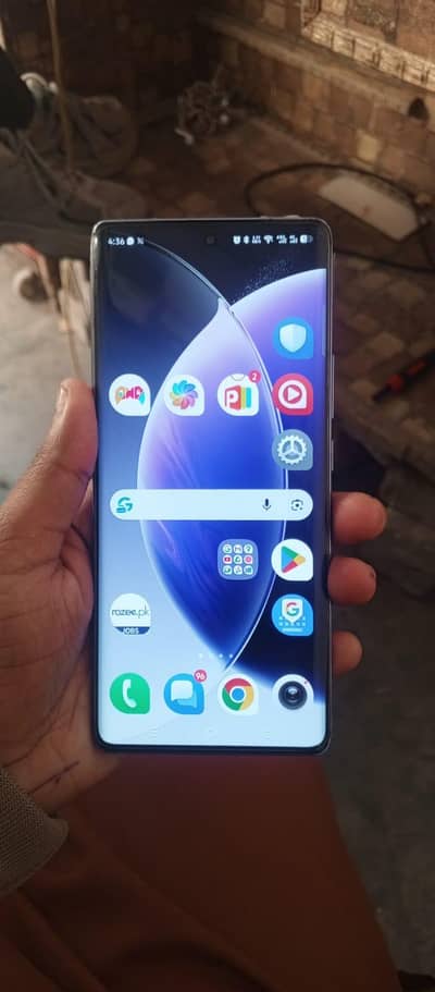 tecno cammon 30s use mobile