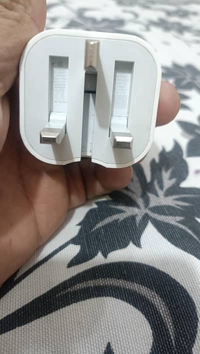 I phone 16 pro max adapter orgnal 20w