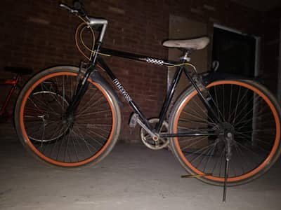 Japanese sports cycle 7 gears excellent condition.