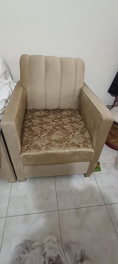 urgent sofa set sale