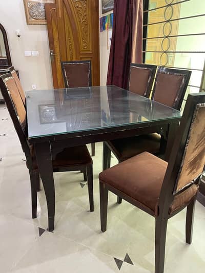 DINNING TABLE WITH 6 CHAIRS