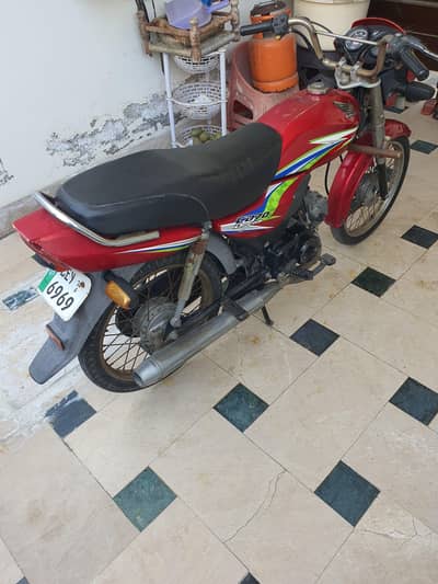 Honda CD 70 Dream 2016 model red colour