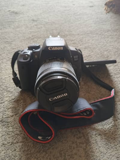 Cannon 700D