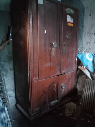بہت وزنی پرانی سیف الماری 03004125801