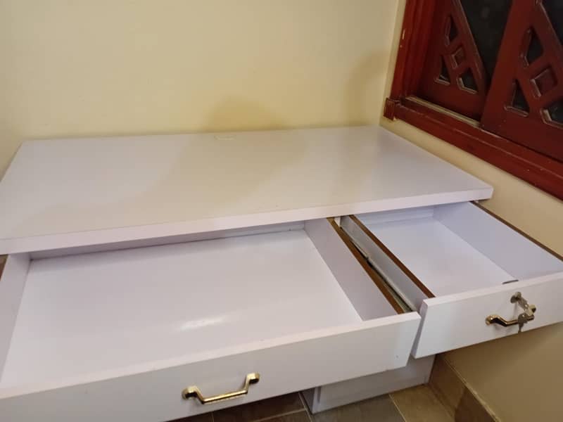 White colour study table and deck table 4