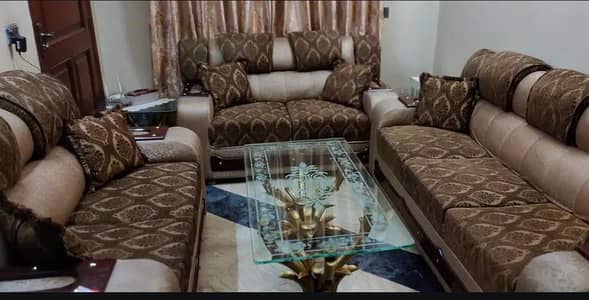 7seater sofa set with pillow cases