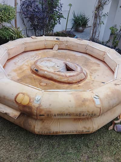 10 Person Inflatable Raft