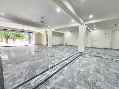 10 Marla hall available for rent