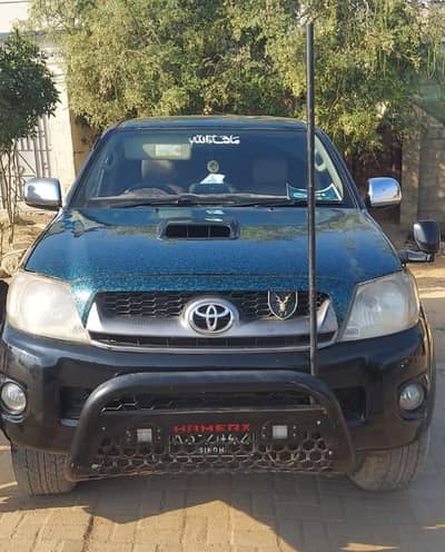 Toyota Vigo hilux 2012  full genuine one hand original condition