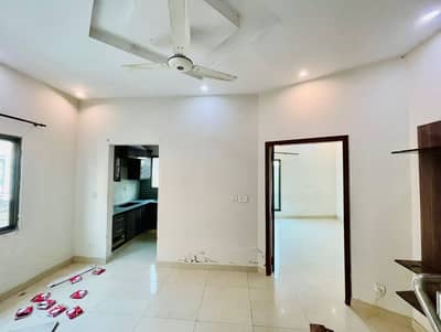 Beautiful 3.5 Marla Upper Portion 2 Bed 2 Bath with Gas Ali View Park Near Main Road (0335-5779339)
