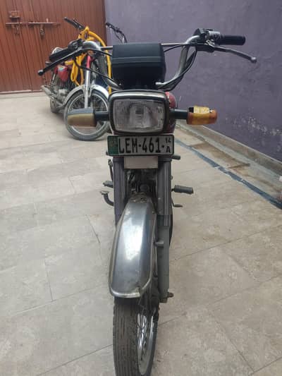 CD 70 honda bike one hand used condition Achi Hain serious person Kary