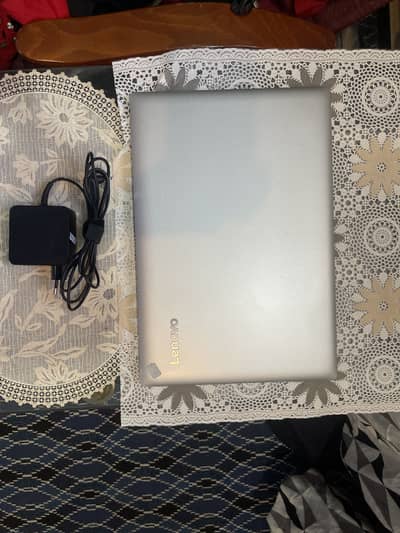 Lenovo Idea pad 320 81BG intel Core i5 8 Gen 8/256 SSD Intel UHD 620