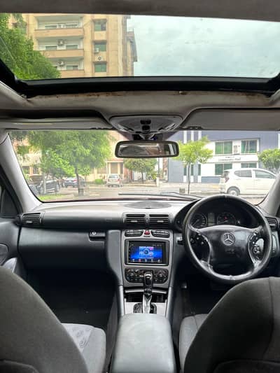 Merc-Benz c200 with sunroof