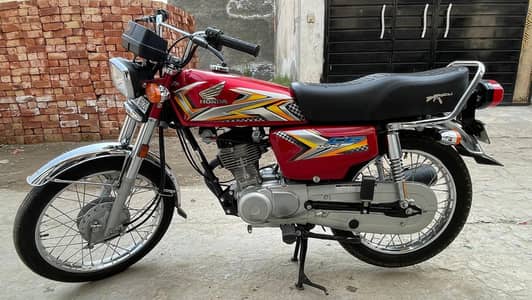 Honda 125, 2025 Red