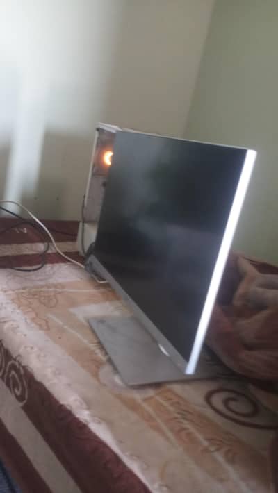 oi5 gaming pc for sell 4 g b ghraphic card 730 with 2 screens