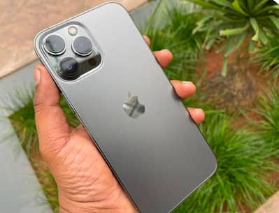 Iphone 13 pro max in grey