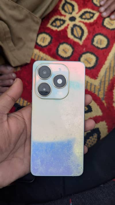 All okay hai box nhi hai chargar hai sath opan nhi howa mobile