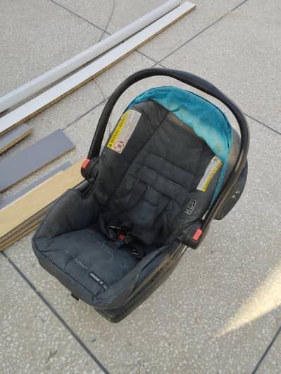 GREAT DEAL - GRACO BABY CAR SEAT