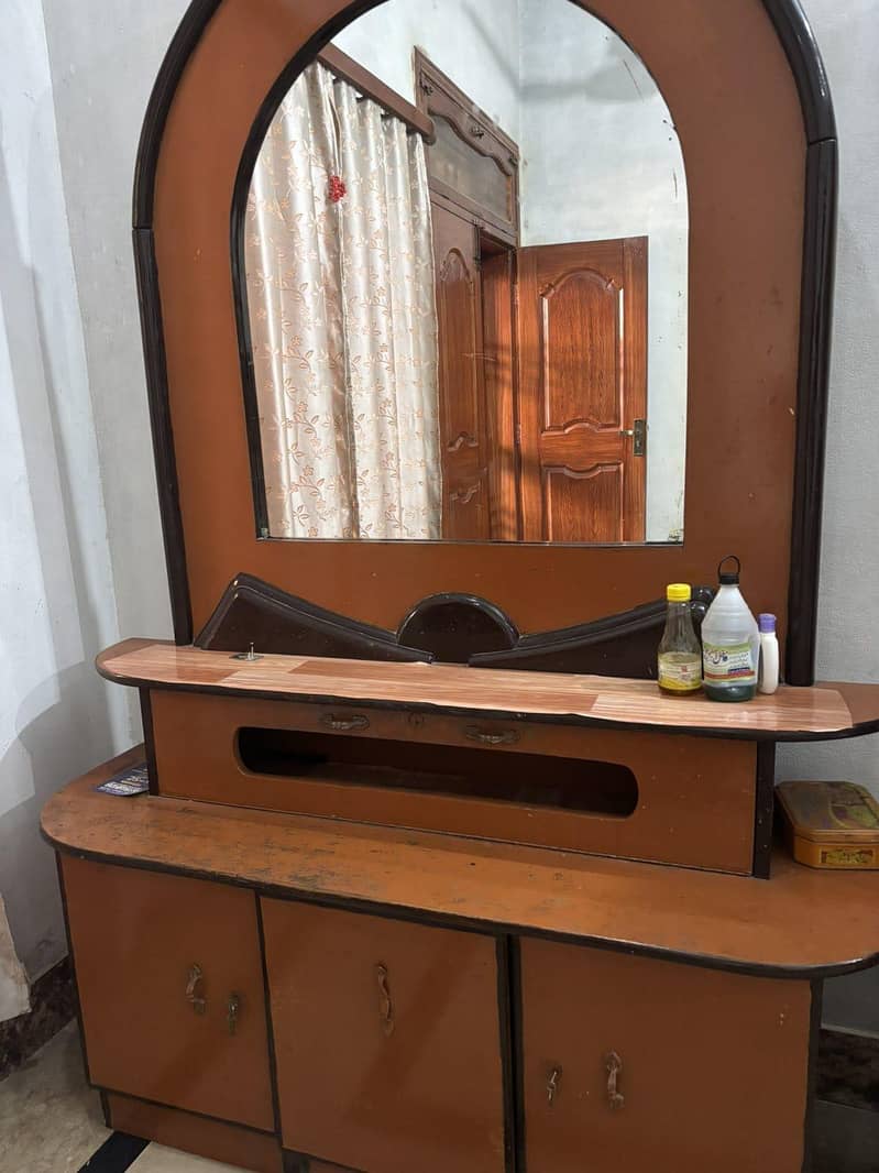 Dressing Table 0