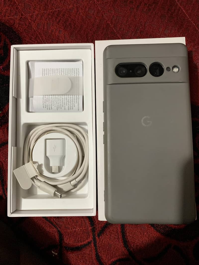 google pixel 7 pro 10/10 condition 0