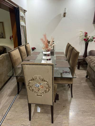 Dining Table with 8 chairs