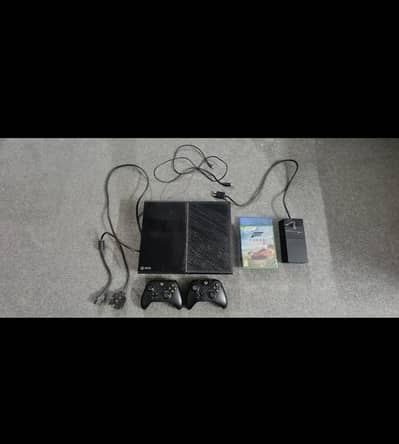 Xbox One 500gb with two controllers and two Games