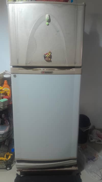 Refrigerator 12 cubic ft