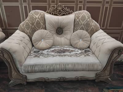 sofa set with free cushions for urgent sale low price