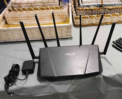 ASUS ROUTER RT - AC 3200 CONDITION 10/10