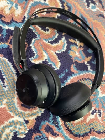 Plantronics poly voyager focus 2 wireless headset MS variant