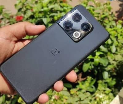 One plus 10 pro 12/256 GB official pta with charger