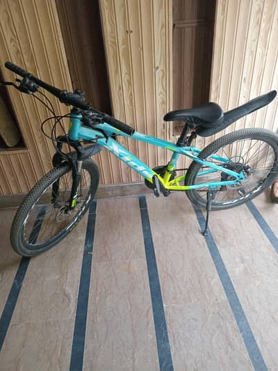 bicycles 4 sale new hai bhot kam use hai