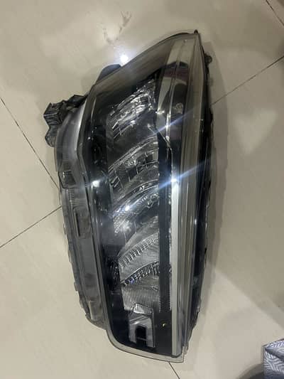 Toyata raize  right headlight