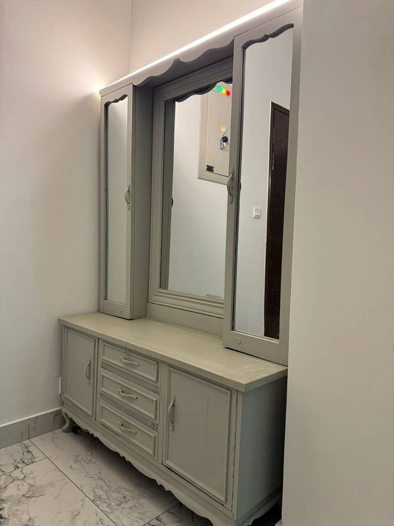 Dressing Table 1