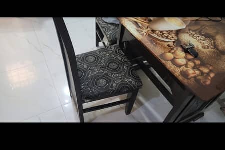 Dining Table with 5 Chairs – Good Condition