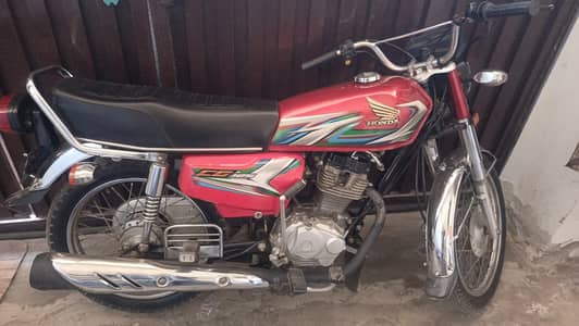 Honda CG 125 2023 modal red color