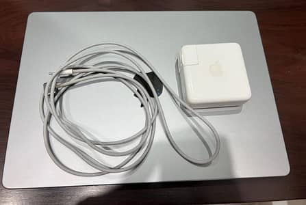 Apple mackbook pro m2