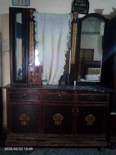 dressing table