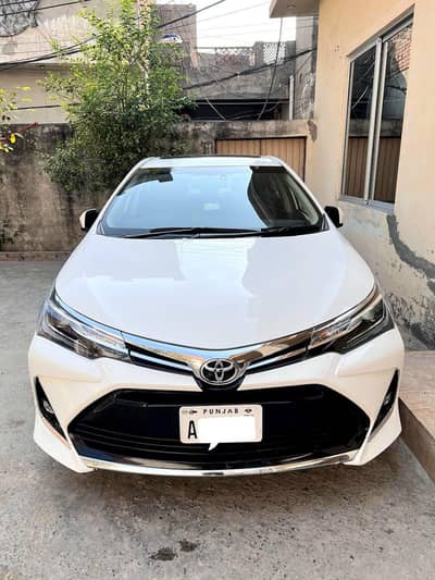 Toyata Grande black intrear 2022 model