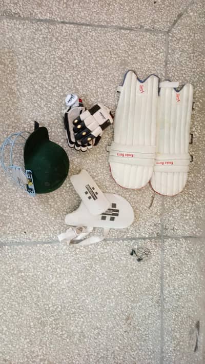 SALE! Second hand cricket kit for 12-14 years kids with free earphones