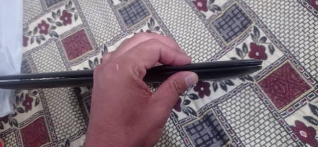 hp laptop All okay koi malsa NAHI Hy used so good behtry time be fat h