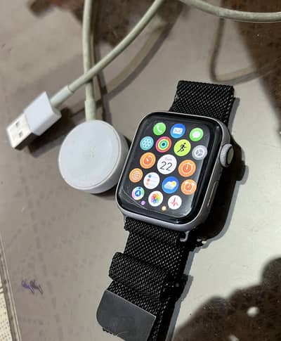 Apple Watch Series 4 (40 MM) with good condition
