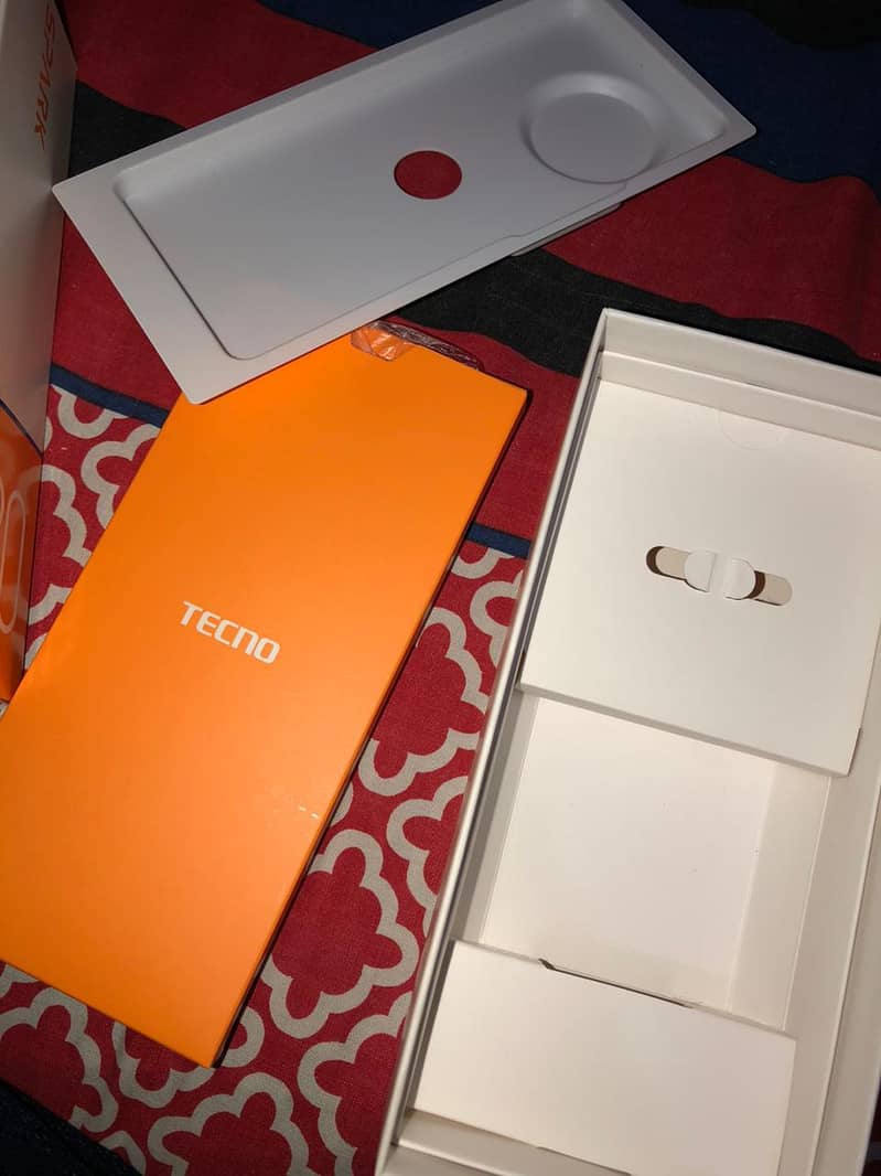 Tecno spark 20 pro plus 9