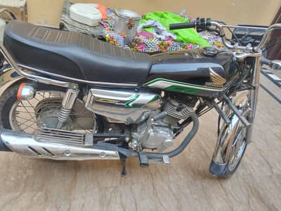 Honda 125s self start 2023 model all okay