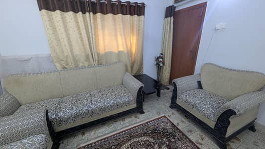 7 seater (9-10 persons sitting capacity) big sofa set, Good condition