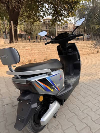 United Electric Smart Scooty